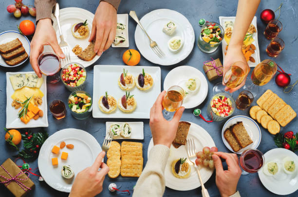 istock Christmas appetizer celebration family and friendship concept 871086598