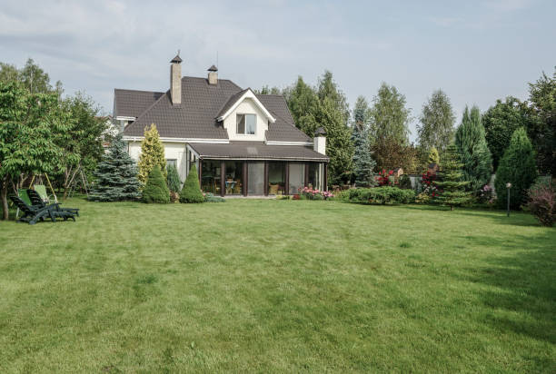 istock private house and its garden under beautiful sky 871094342