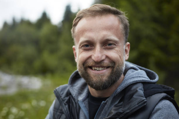 istock Smiling tourist on a trail 871117108