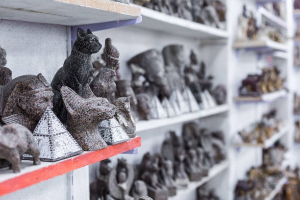 istock Egyptian traditional culture souvenirs 871133478