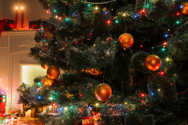 istock Beatiful christmas decorated tree in shining lights 871148320