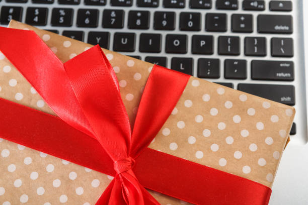 istock Christmas online shopping background 871152856