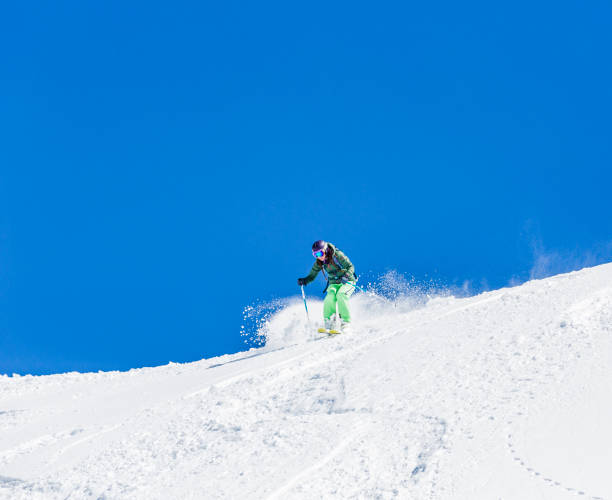 istock Woman skiing in the Pyrenees 871180376