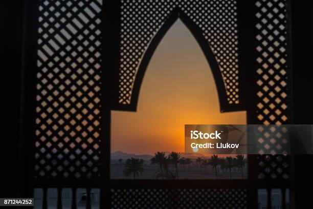 Sonnenuntergang In Der Wüste Stockfoto und mehr Bilder von Muster - Muster, Oman, Saudi-Arabien