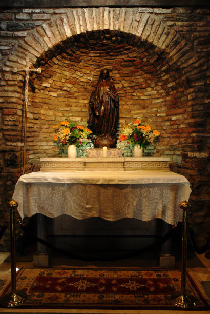 istock Mother Mary's House 871296942