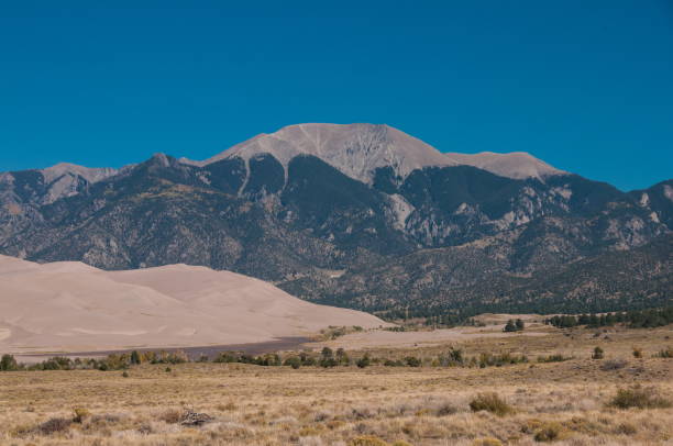 istock Great Sand Dunes National Park Mountain 871361258