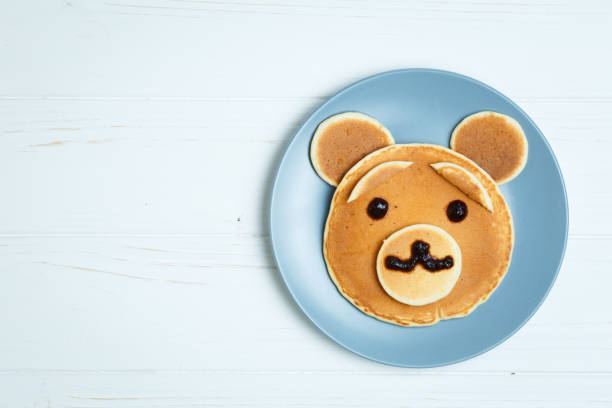 istock Kid Pancakes Breakfast in The Form of Bears 871364866