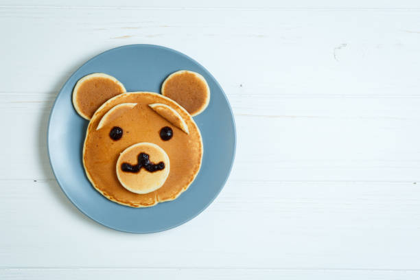istock Kid Pancakes Breakfast in The Form of Bears 871364934