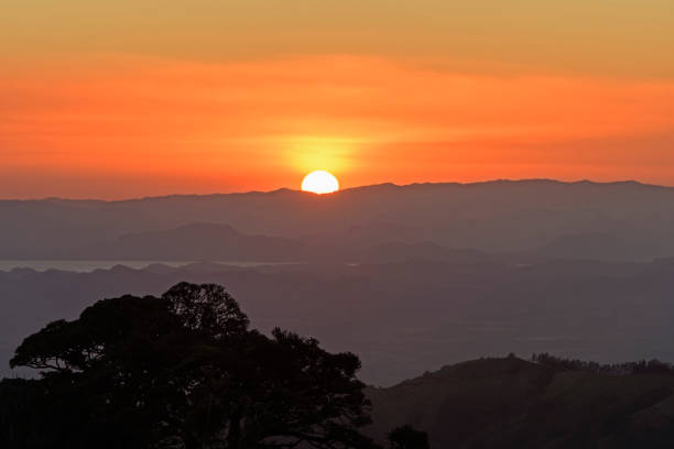 istock Sunset Over the Coastal Mountains 871401942