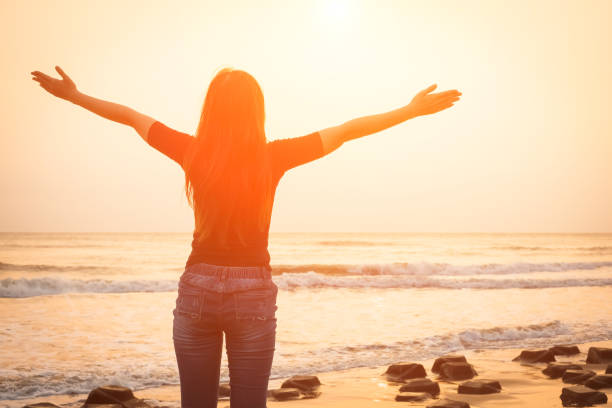 istock woman feel free 871433546