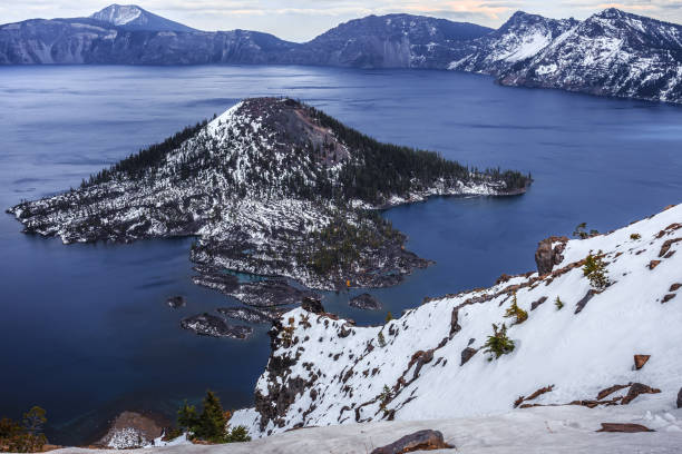 istock Wizard Island, Crater Lake National Park, Oregon 871494320