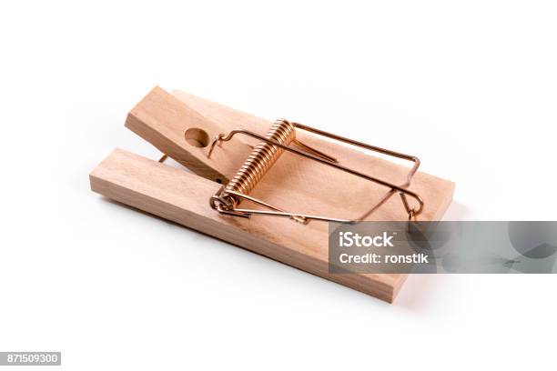 https://media.istockphoto.com/id/871509300/photo/wooden-mouse-trap-isolated-on-white-background.jpg?s=612x612&w=is&k=20&c=lHSsKQ1Z2XYstANJ6Hu3TImnv0z8cUSa_h0trgfuEvk=