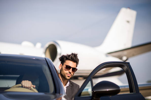 istock Man at the airport 871544480