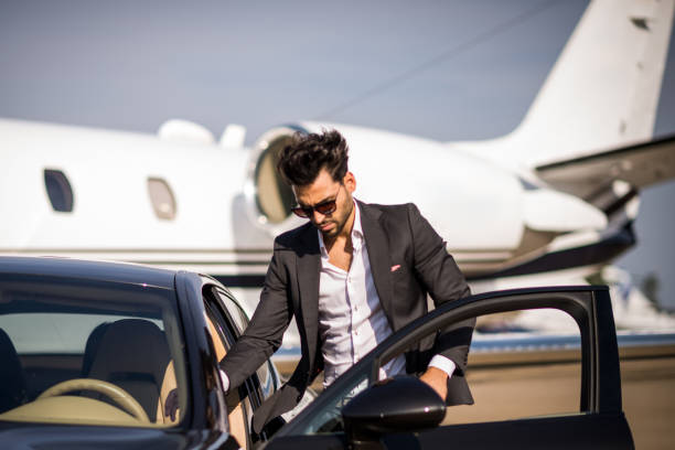 istock Man at the airport 871544522