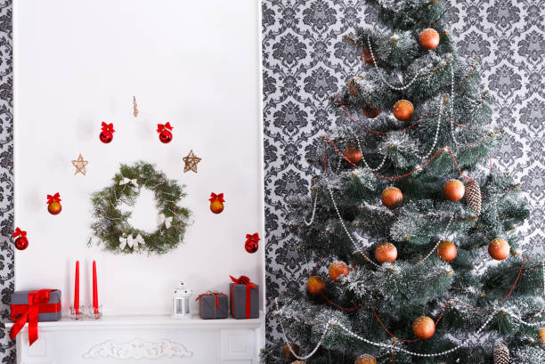 istock Christmas decorated tree in modern interior, holiday concept 871565532