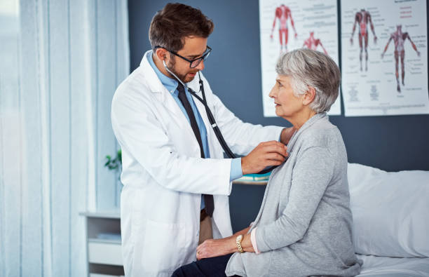 istock Assessing to ensure all is in check 871584896