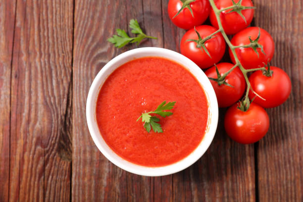 sopa de tomate - sopa de tomate fotografías e imágenes de stock