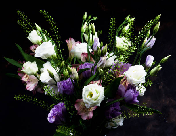 istock Elegant Flowers Bouquet 871609814