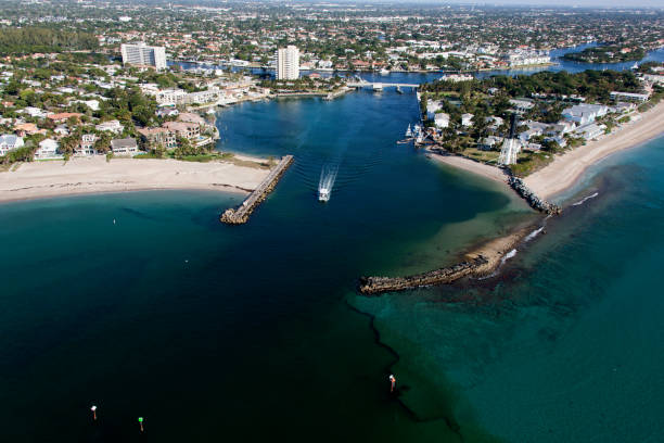 istock Aerial view of Hillsboro inlet 871610948