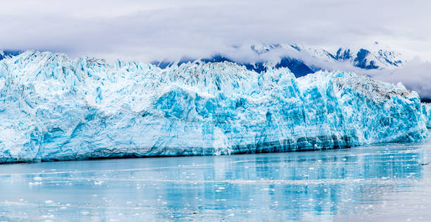 istock Hubbard Glacier on Foggy Day 871614320