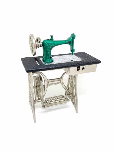 istock cute little sewing machine isolated on white background 871692010