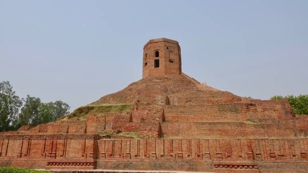 istock Chaukhandi stupa in Sarnath 871695860