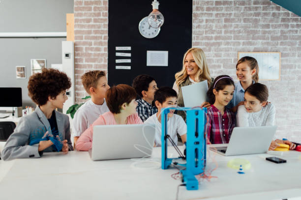istock Kids Learning 3D Printing In School 871752458