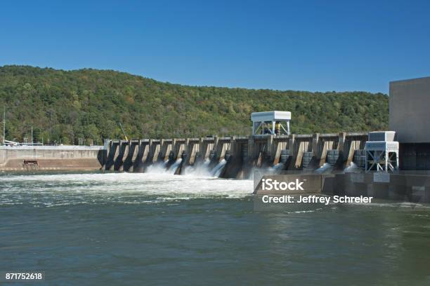 Guntersville Dam Stock Photo - Download Image Now - Dam, Lake, Alabama - US State
