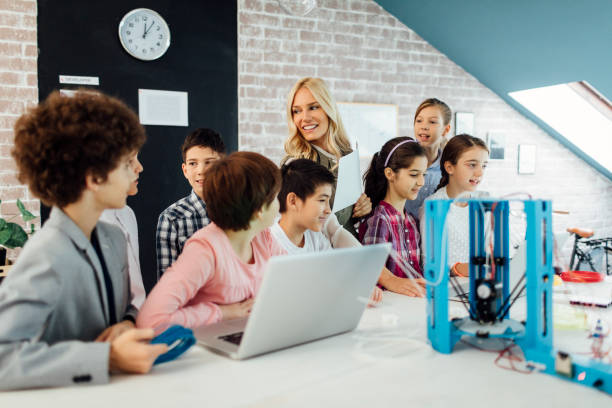 istock Kids Learning 3D Printing In School 871752718