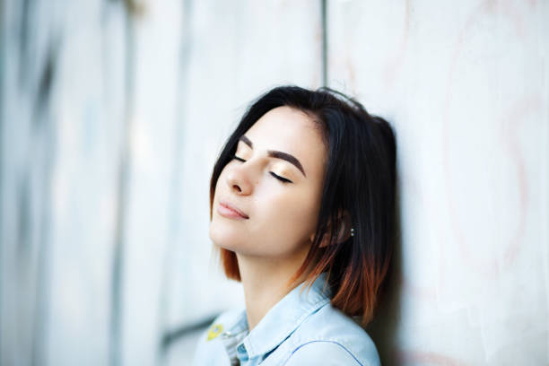 istock Beautiful young woman 871764120