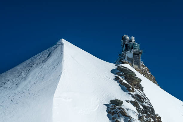 le sommet du sommet de la jungfraujoch, canton de berne, suisse - crevasse glacier snow european alps photos et images de collection