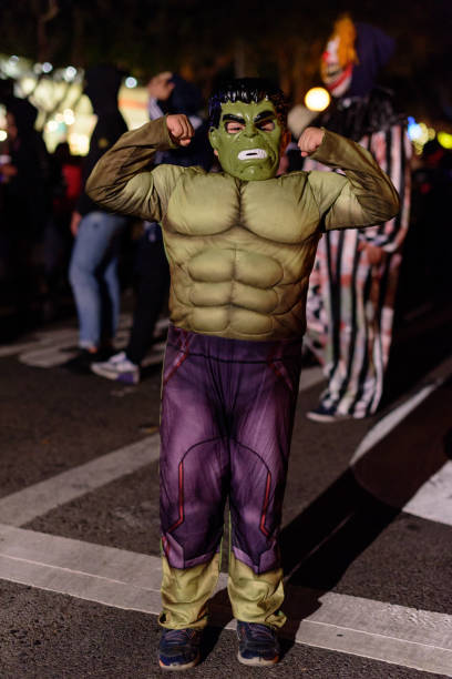 ウェスト ・ ハリウッドで 2017年回ハロウィン パレード - hulk ストックフォトと画像