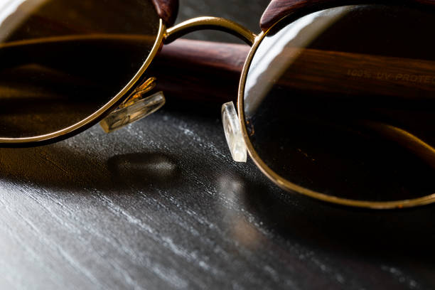 istock Wood Wooden Frame Sunglasses 871795000