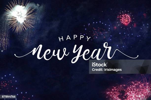 Frohes Neues Jahr Typografie Mit Feuerwerk Stockfoto und mehr Bilder von Silvester - Silvester, Text - Schriftsymbol, Neujahr