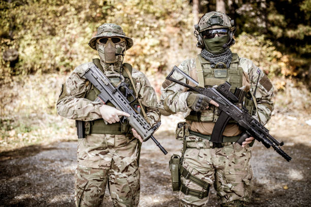 istock Two soldiers ready for fight 871848094