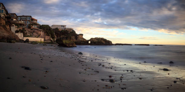 istock Pearl Street Beach in Laguna Beach 871868138