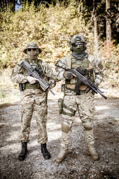 istock Two soldiers ready for fight 871870918