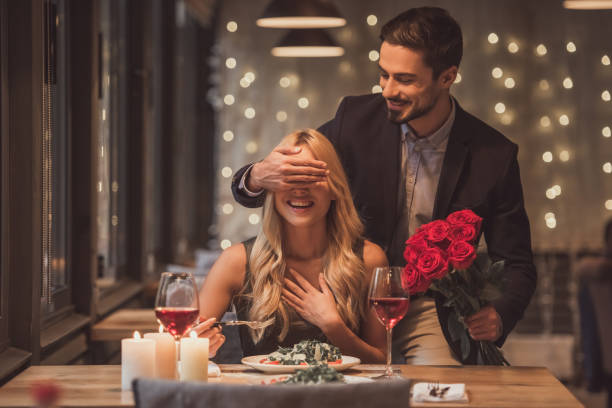 para na randce - dinner restaurant dining romance zdjęcia i obrazy z banku zdjęć