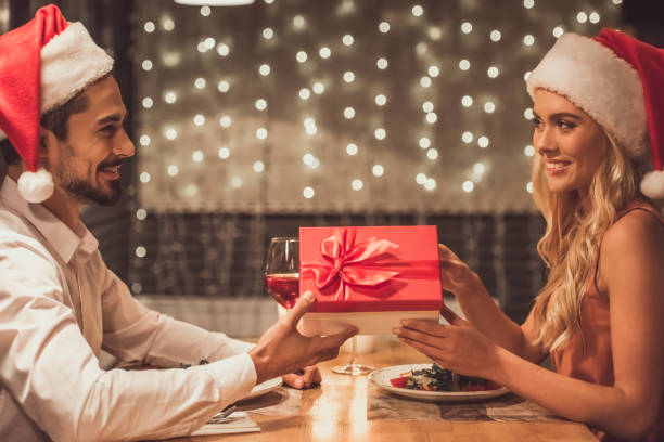 istock Couple celebrating New Year 871871070
