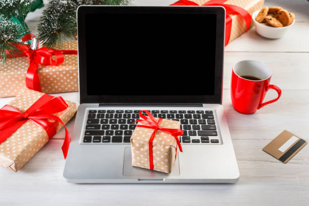 istock Christmas online shopping background 871905598