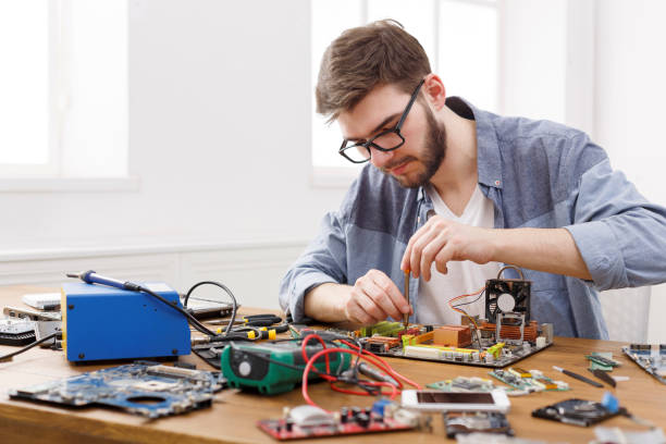 87600 Electronic Repair Stock Photos Pictures Royalty Circuit Diagram