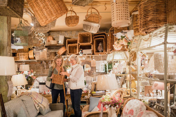 istock Senior Woman Selling Basket 871953274