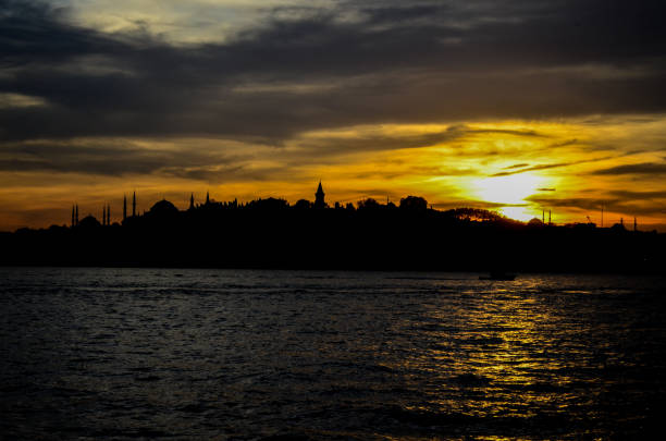 istock Istanbul sunset landscape Silhouette 871986392