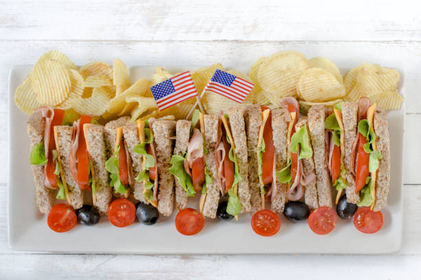 club sandwiches servis - club sandwich picto photos et images de collection