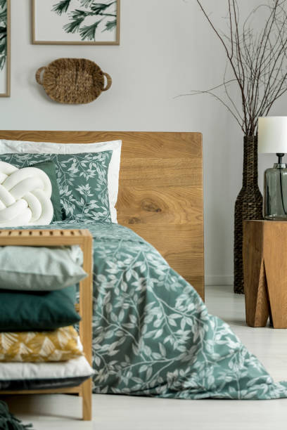 istock Bedding with floral motif 872065124
