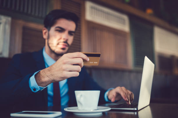 istock Businessman shopping online 872086192