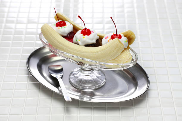 helado casero plátano de split - banana split fotografías e imágenes de stock