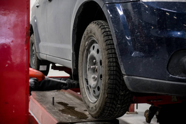 istock tire repair 872159920
