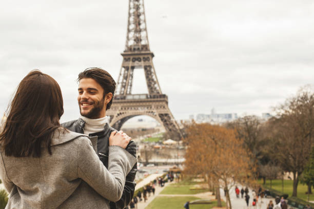 istock Tender couple in Paris 872178310