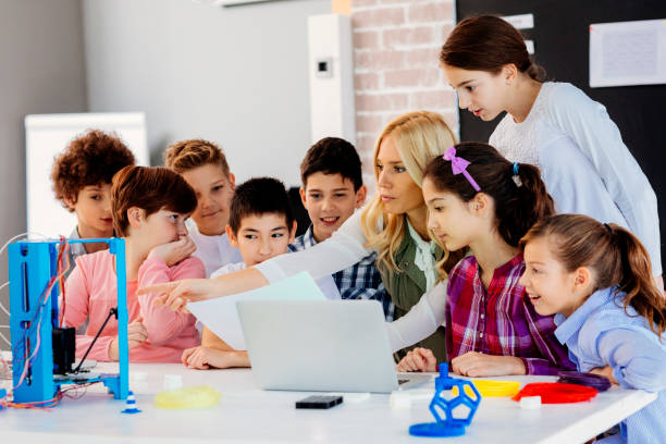 istock Kids Learning 3D Printing In School 872178964